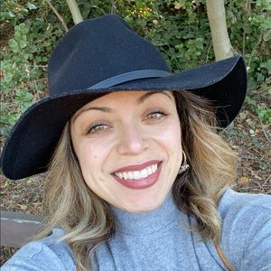 Meet your Posher, Marcela